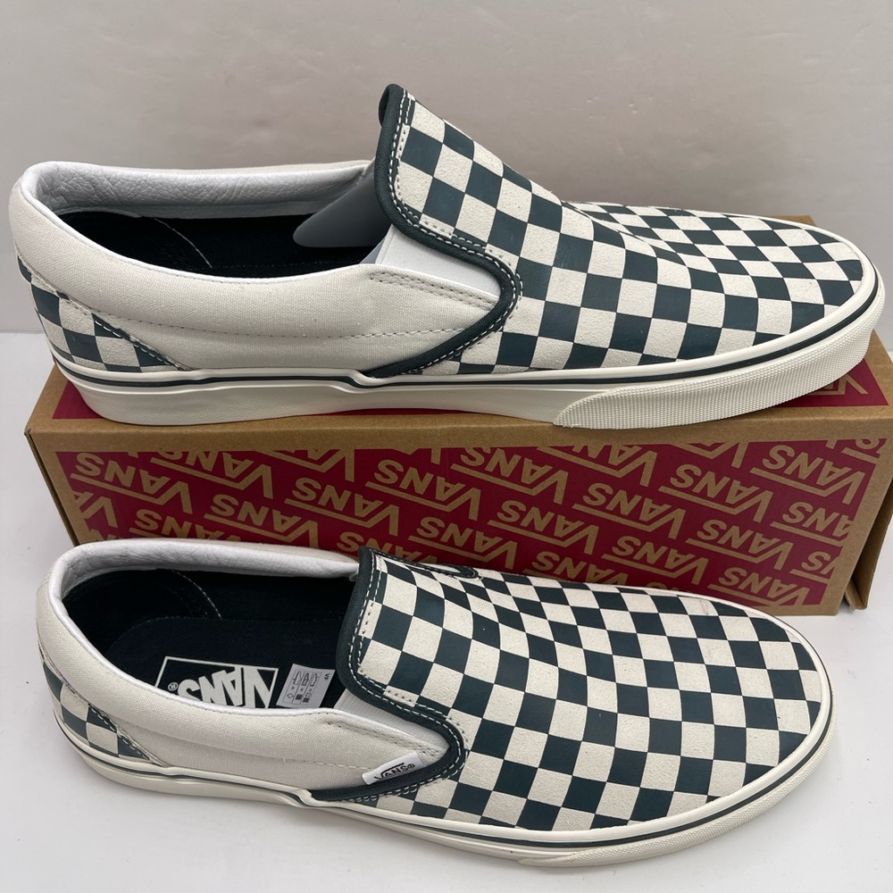 Vans Men's Classic Slip-On
Checkerboard Green/True White
VN000BVZBGN Sneakers - Picture 4 of 16